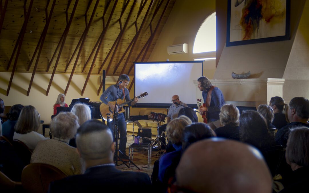 ‘Introducing Comma Echo’ – LIVE at Windrush Estate and Winery